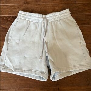 ARITZIA TNA COZY BOYFRIEND 5” SWEATSHORTS